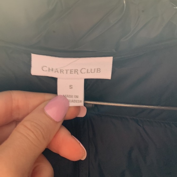 Women’s puffer vest with hood NWT - Picture 4 of 5